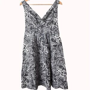 2016 Lands' End Black and White Dress. A-Line Fit. Excellent Condition!